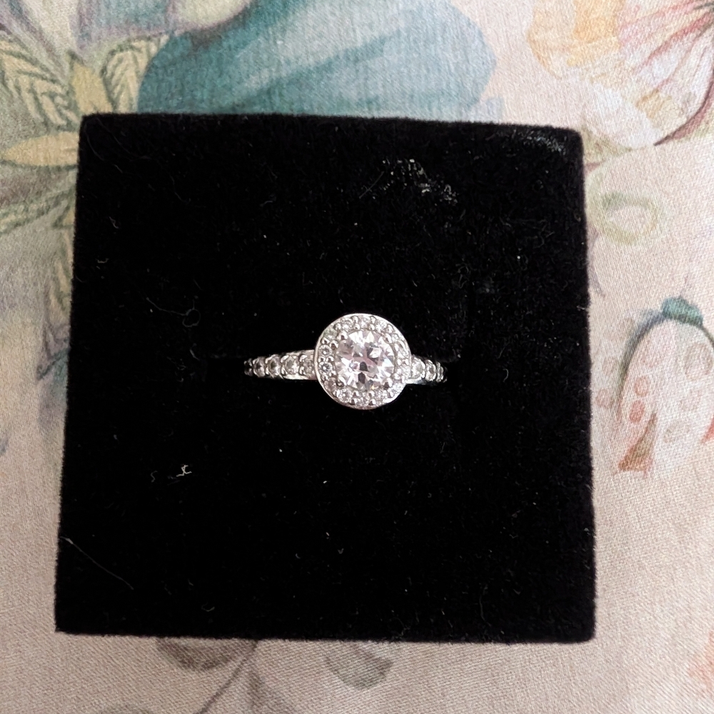 Elegant Cubic Zirconia Tycoon Brand 92.5 Silver Women's Ring
